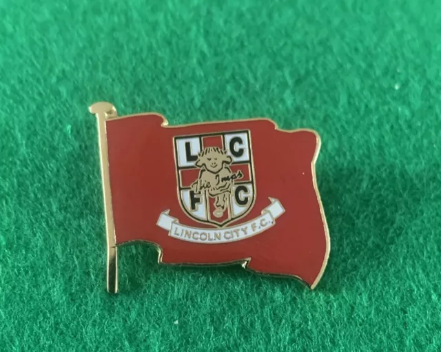 Vintage Lincoln City Flag Badge