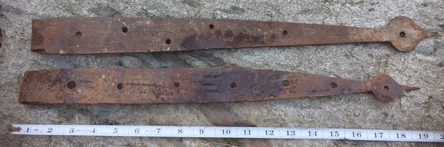 Antique Pair Of Maine Salvage Barn Hinges Wrought Iron Spade Heads 19.5” + 19” 3
