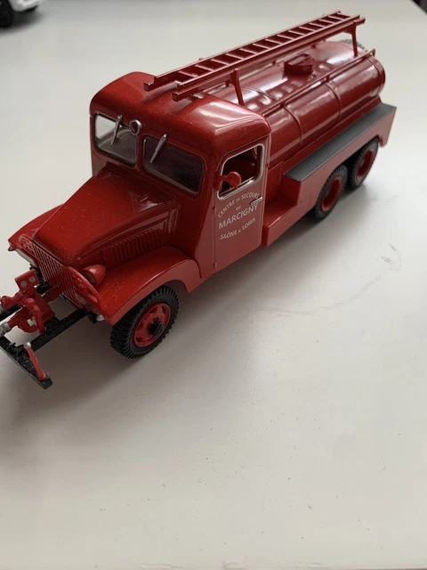 Miniature Camion De Pompier Berliet FF 4X4 - Échelle 1:43 - Collection Hachette N°42