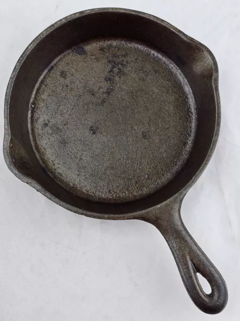 "WAGNER" ARC Logo #0 Toy Salesman Sample Miniature Cast Iron Skillet 1900-1910 2