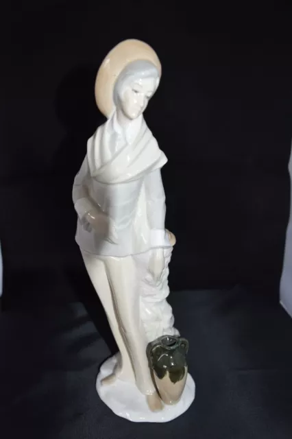 D'Art SA Porcelain Statuette Ornament - Lady