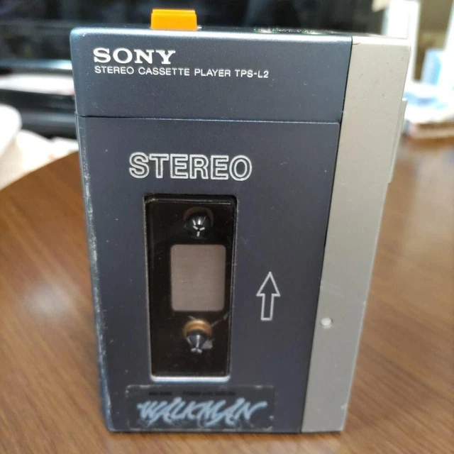 Walkman Vintage Casio AS-210R – Radio Cassette Player (fonctionne)