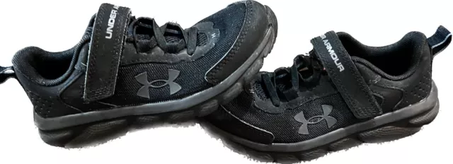 Under Armour Little Boys Size 13 Shoes