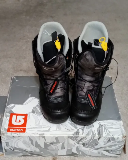 NIB Burton Imprint 2 Ruler Black/Charcoal Leather Lace Up Ties Snow Boots US11