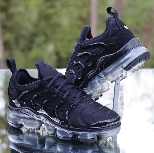 Nike Air VaporMax Plus SE Women’s Size 6 Triple Black DH1063-001