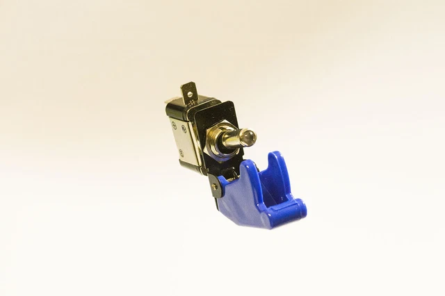 Schalter mit Abdeckung Kill Switch Killswitch Kippschalter 12 V / 35 A mit LED