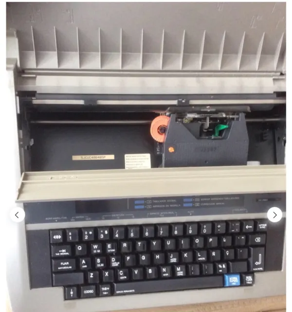 maquina de escribir electrónica Panasonic R191 Vintage. 1990s.