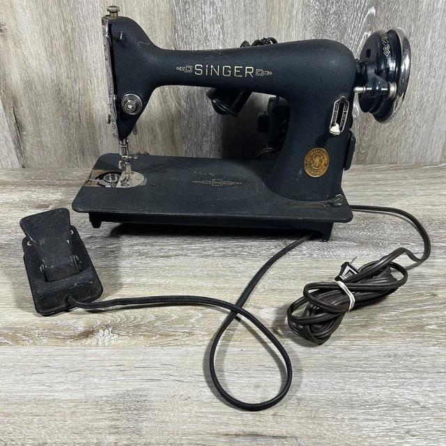 VINTAGE SINGER SEWING Machine 1940 Model 66 Motor Pedal Lamp *For Parts