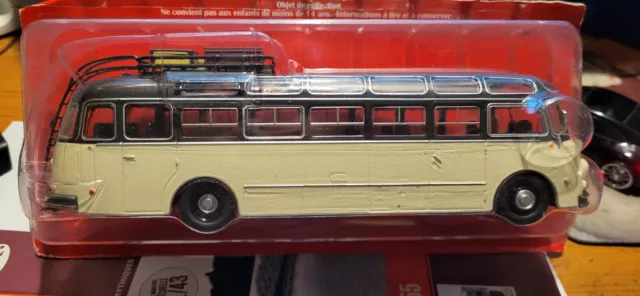 Autobus et Autocars du monde 1/43 n°02 " L'ISOBLOC 648 DP " de 1955.