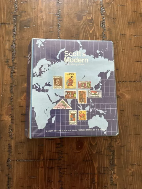 Scott’s Modern World Stamp Album w/196 Stamps Included Will Hold Up To 25,000