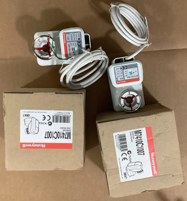 M7410C1007 HONEYWELL  Vendu en  Lot de 4 pièces