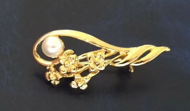 Broche Ancienne En Forme De Goutte - Plaqué Or, Avec Petites Fleurs Et Une Perle - Occasion En Très Bon état