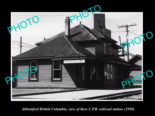 OLD POSTCARD SIZE PHOTO OF ABBOTSFORD BC CANADA THE CPR RAILWAY STATION c1950