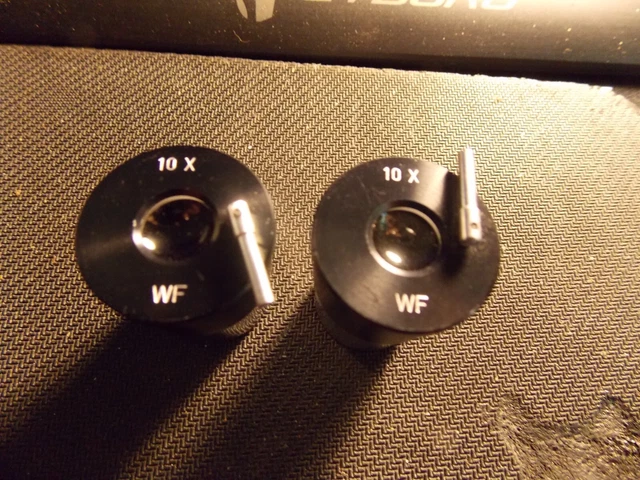 Oculaires Centreurs X 10 Pour Microscopes Quasi Neufs