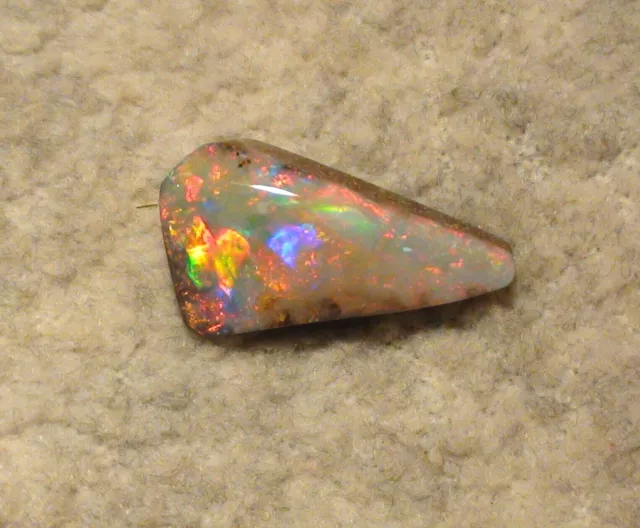 Classe de Gem Boulder-Opal Multicolore Couleur Top - 8,05ct Haut Brillant