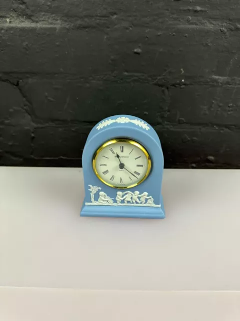 Wedgwood blau-weiß Jaspisware Mantel Uhr 12 cm hoch