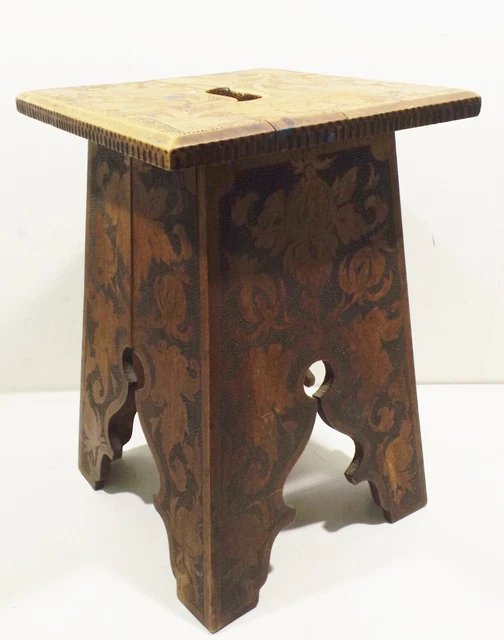 Vecchio Decorativi Sgabello 45cm Foro Presa E Pirografia Restaurationsobjekt