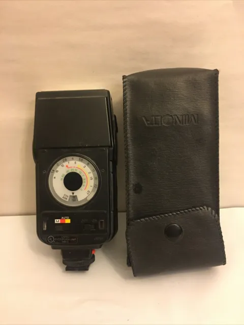 Konica Minolta Auto 132X Shoe Mount Flash with leather case working