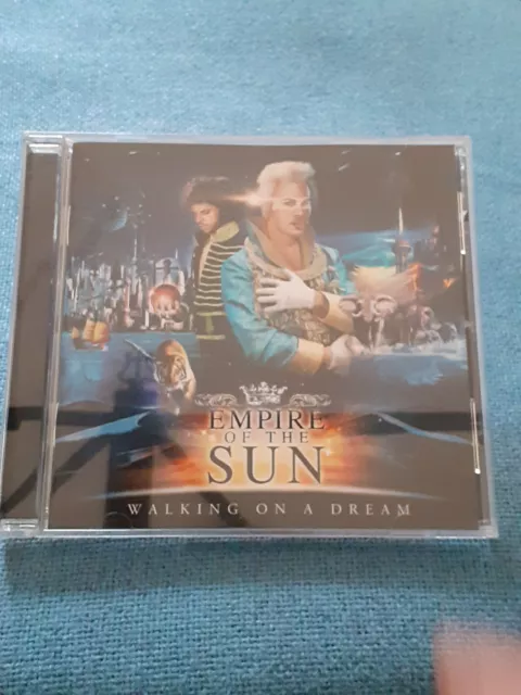 Empire Of The Sun - Walking On A Dream. Cd