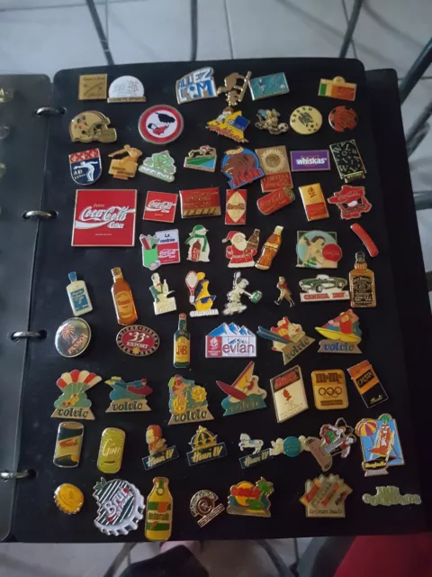 collection de pin's différents 300 pièces  bon état