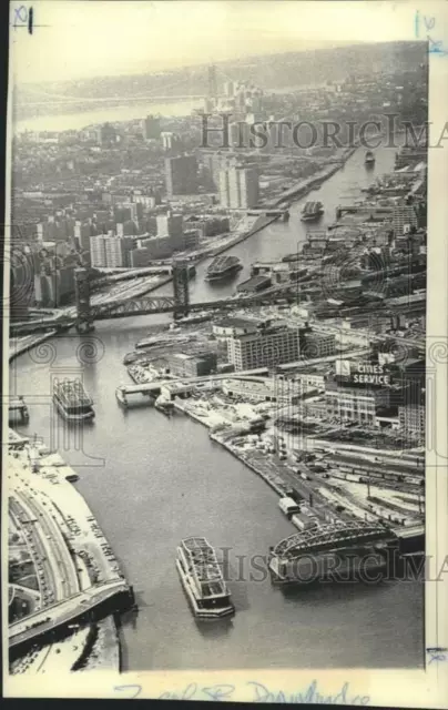 1971 Press Photo A view of George Washington Bridge over the Hudson River, NY