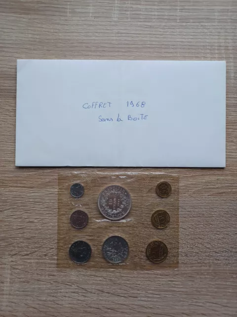 Coffret " Pièces " Fleurs de coins FDC 1968 sans la boîte
