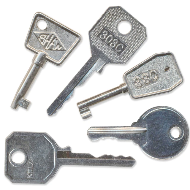 uPVC Window Handle Key Locking uPVC Frame WMS Cotswold Forma Shaw Era