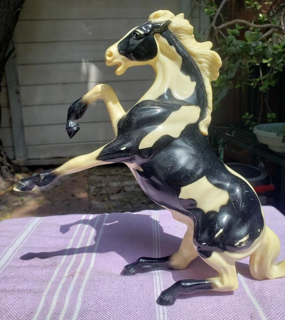 60s Hartland Fighting Mustang Stallion, Black and White