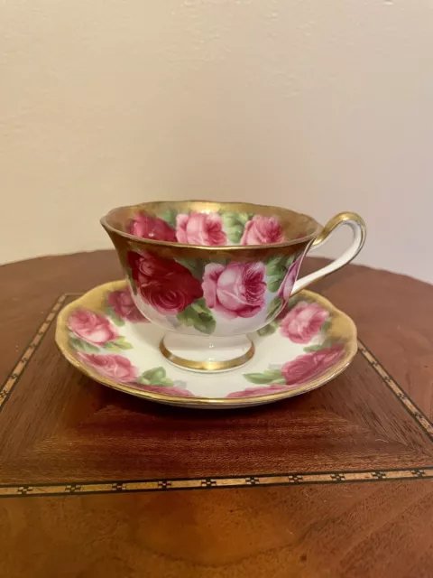 Royal Albert OLD ENGLISH ROSE Tea Cup & Saucer Gold Teacup Gold Gilt Beautiful!