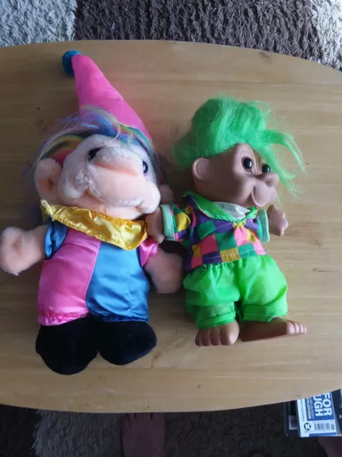 2 markenlose Trollpuppen weicher Körper