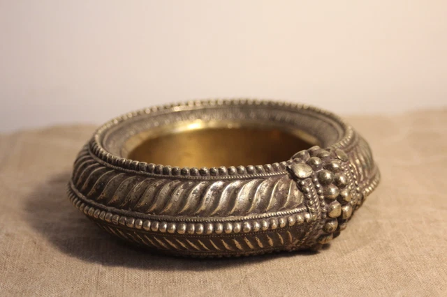 Bracelet Ancien Berbère En Argent Massif - Jonc Avec Verre Cristal Taillé - Bijou Ethnique Vintage
