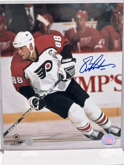 Frozen Pond Eric Lindros Signed 8 x 10 Photo w/cert. Philadelphia Flyers