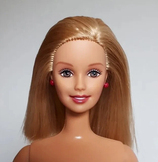BARBIE DOLL BROWN eyes blonde hair Y2K Chic Puppe European Foreign issue 00's £8.33 - PicClick UK