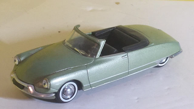 véhicule miniature 1/43  CITROËN DS 19 CABRIOLET 1956 SOLIDO