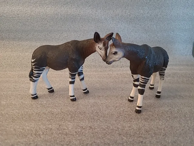 2 PAPO Okapi Africa Safari Animal Figure Zoo Wild Toy 2009 Excellent