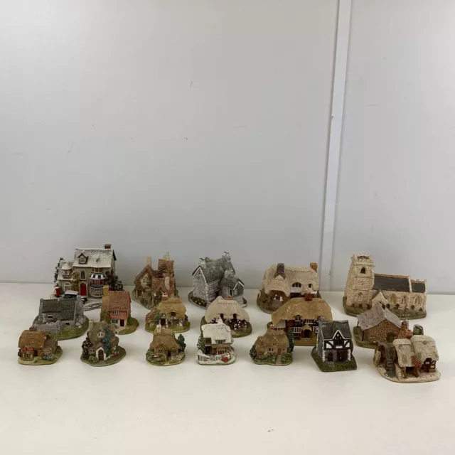 Collection of Miniature Cottage Figurines (Lilliput Lane, Etc.) (X) S#594