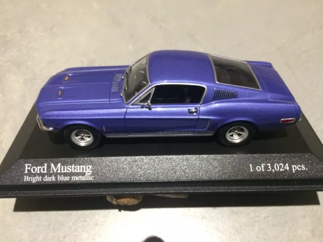FORD Mustang Fastback (bleue) - Minichamps 400082021 1/43 3024 exemplaires