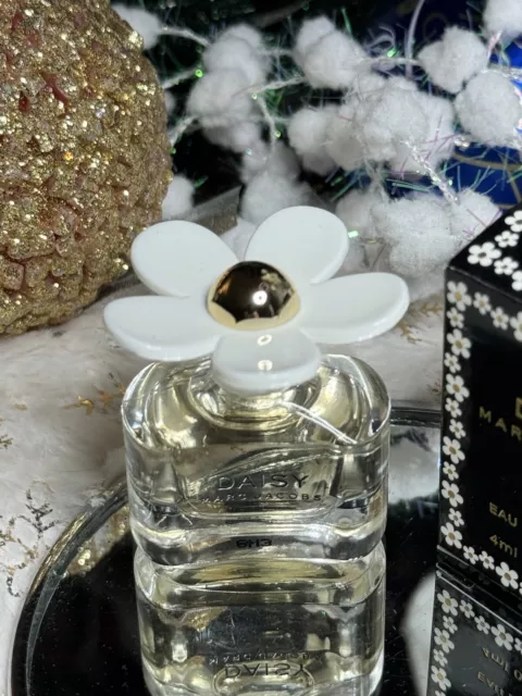 Marc Jacobs Parfums Miniature 🌸 🦋Daisy.🌸 🦋 Fleur Blanche