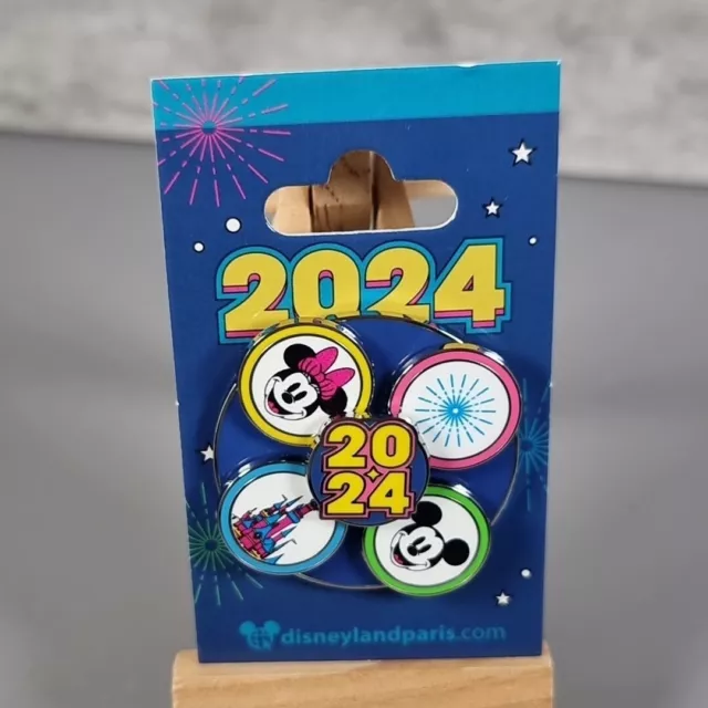 DISNEYLAND PARIS EXCLUSIVE 2025 Yearly Annual Resort Spinner Pin