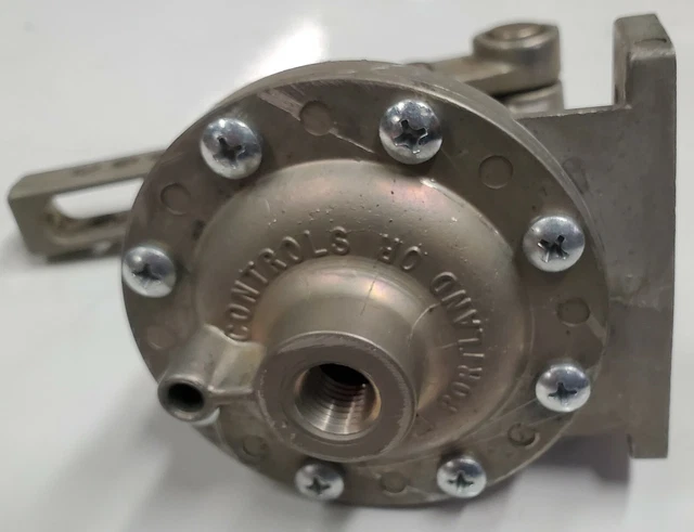 Grove Manitowoc Throttle Cont Cylinder - Natl 7372005053