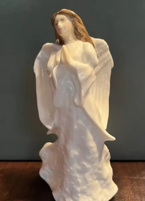 Royal Doulton Figurine MASLONKOWSKI 1996 Christmas Angel HN3733