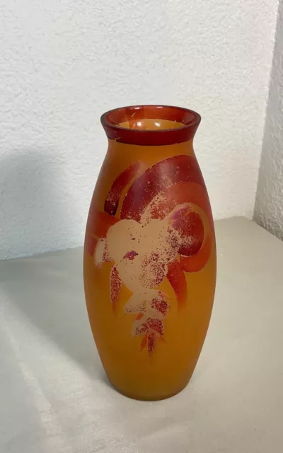 Ancien XXème vase en verre décor floral