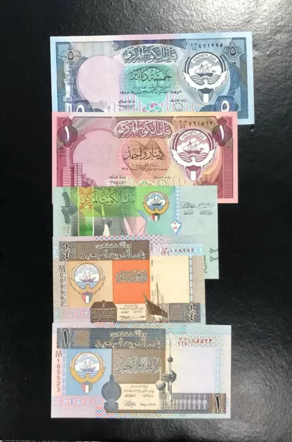 Kuwait-(Lot Of 5 Different Notes)-Different Signatures-(Lot 1) , All Unc .