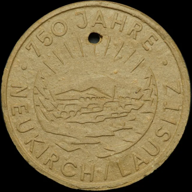 FEUERWEHRWESEN: Keramik-Medaille 1972. 100 JAHRE FEUERWEHR NEUKIRCH / SACHSEN.