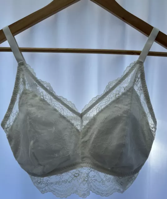 GILLY HICKS MEDIUM Pretty White Floral Lace Bralette NEW Womens