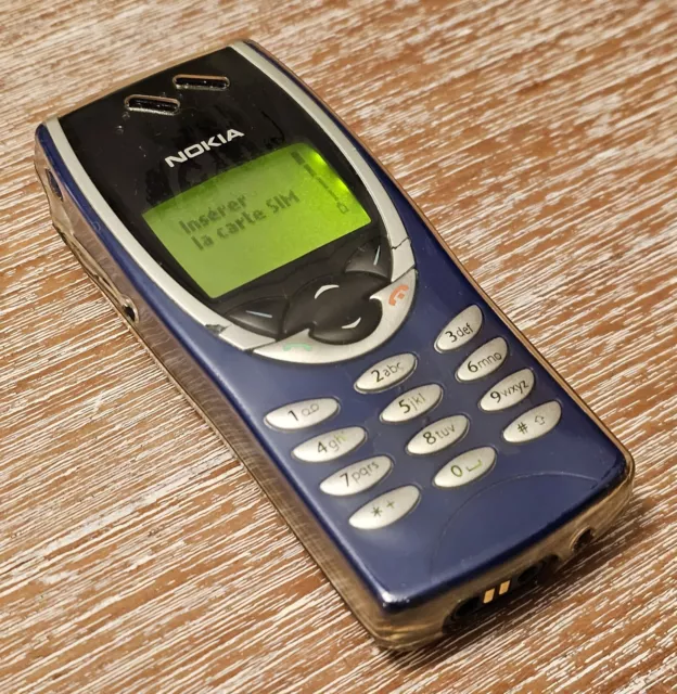 Nokia 8210 Bleue désimlocké + Coque + Chargeur + Notice