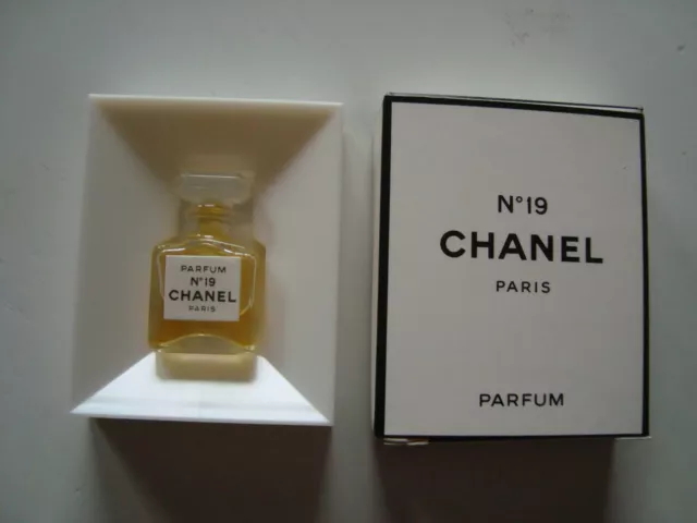 CHANEL PARFUM NO 19 1,5 ml Miniatur mit Box für Sammler RAR EUR 14,80 -  PicClick DE