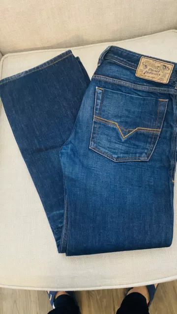 Diesel Zatiny Jeans Mens 31W , 30L. Bootcut Regular Fit : 0073N