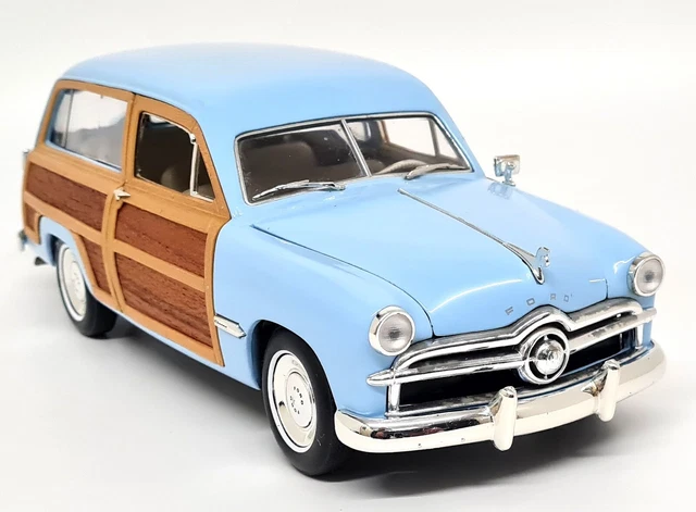 MOTOR CITY CLASSICS 1/18 1949 Ford Woody Wagon azul diecast