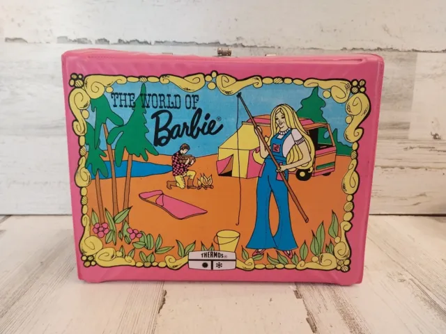 https://www.picclickimg.com/2dQAAOSwSBVleywp/The-World-Of-Barbie-Lunchbox-1972-Vintage-by.webp